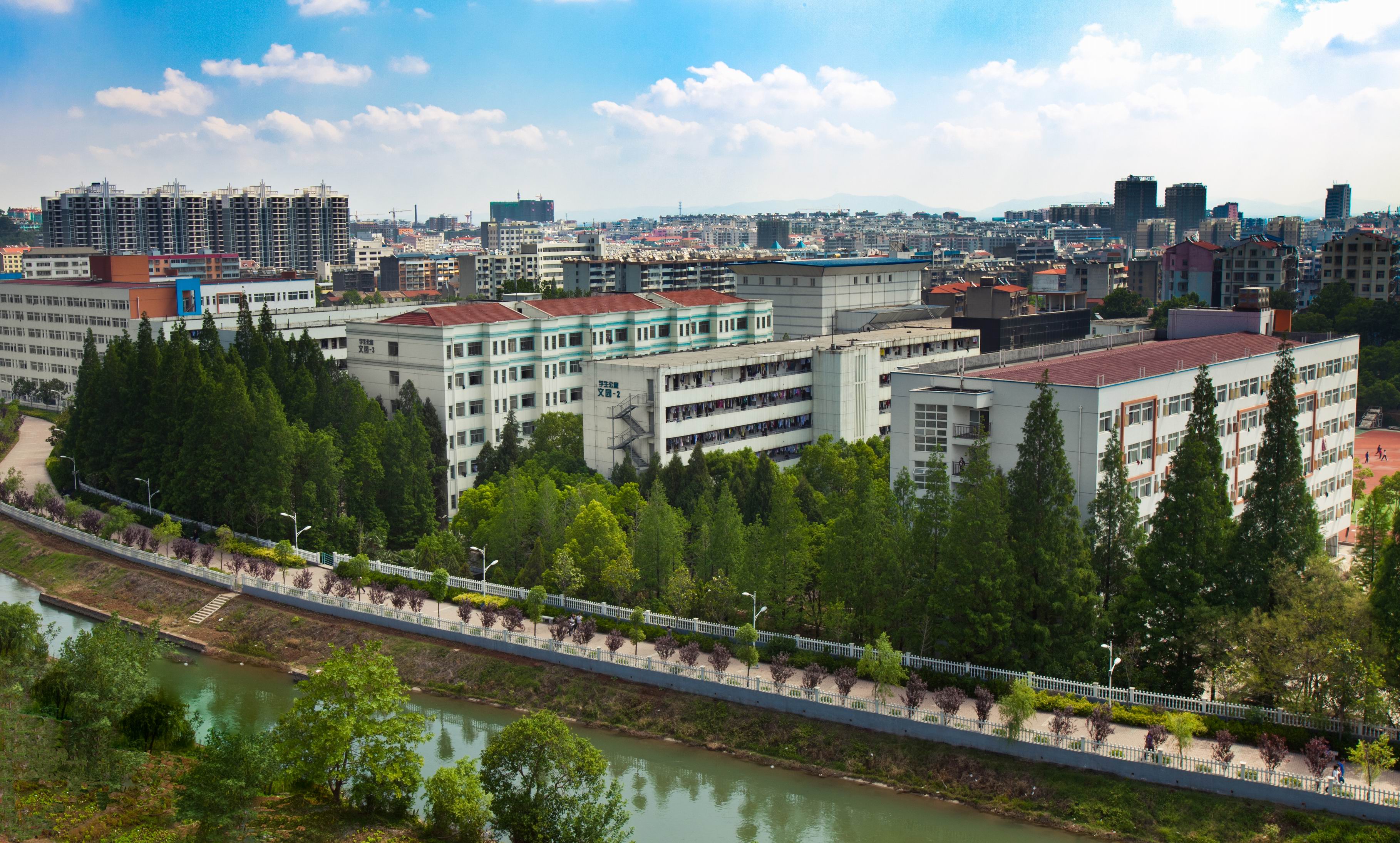 校园风光-荆楚理工学院